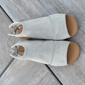 Kenneth Cole Jade Leather Peep Toe Sandal